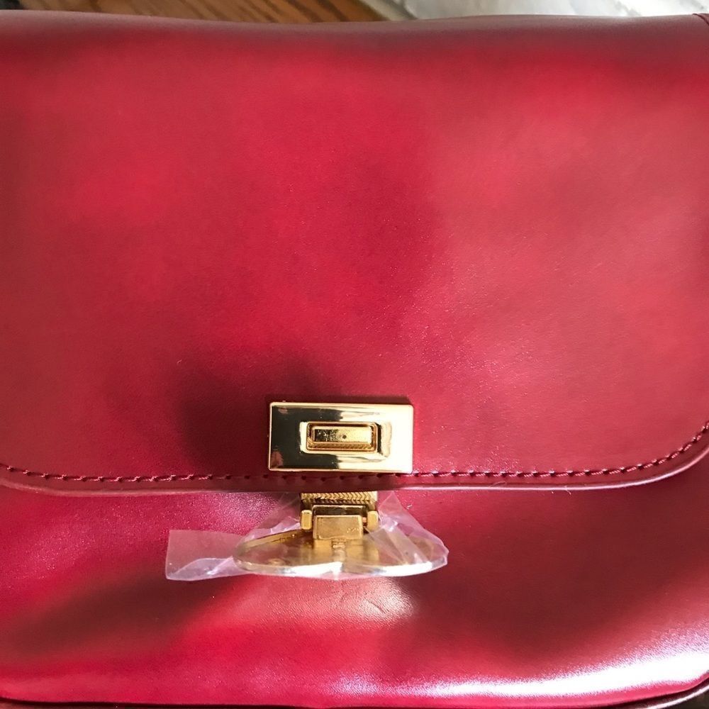 Vegan shoulder crossbody bag deep red NWOT - Picture 6 of 7
